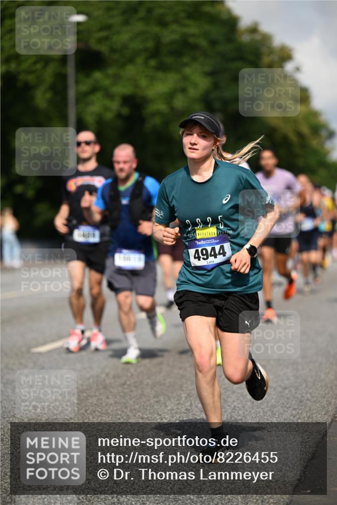 29.06.2025 - hella hamburg halbmarathon Dr. Thomas Lammeyer http://msf.ph/oto/8226455 29.06.2025 09:50:03 Kennedybrücke 1053, 1344, 1577, 1889, 2243, 4477, 4944, 5048, 5152, 5660, 7466, 7534, 7628, 7901, 8312, 8323, 10477, 10865, 10927, 11230, 11304 meine-sportfotos.de