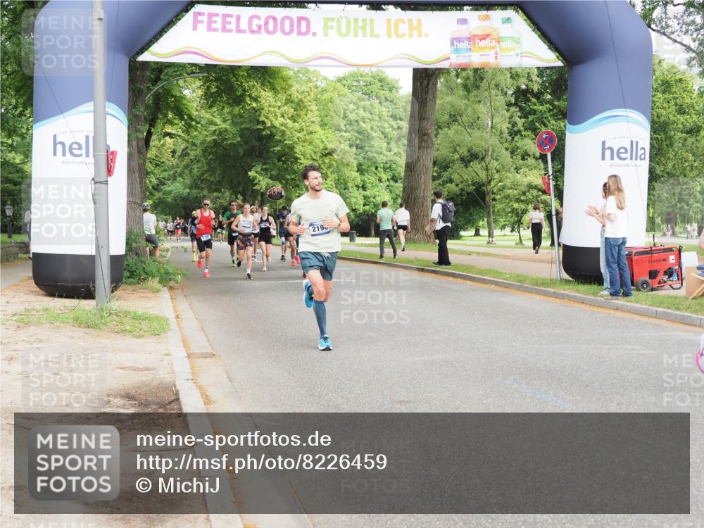 29.06.2025 - hella hamburg halbmarathon MichiJ http://msf.ph/oto/8226459 29.06.2025 10:25:39 Zwischen KM18-KM19 1411, 1571, 2196, 4860, 8084, 8362, 14075, 17078, 18038, 18733 meine-sportfotos.de