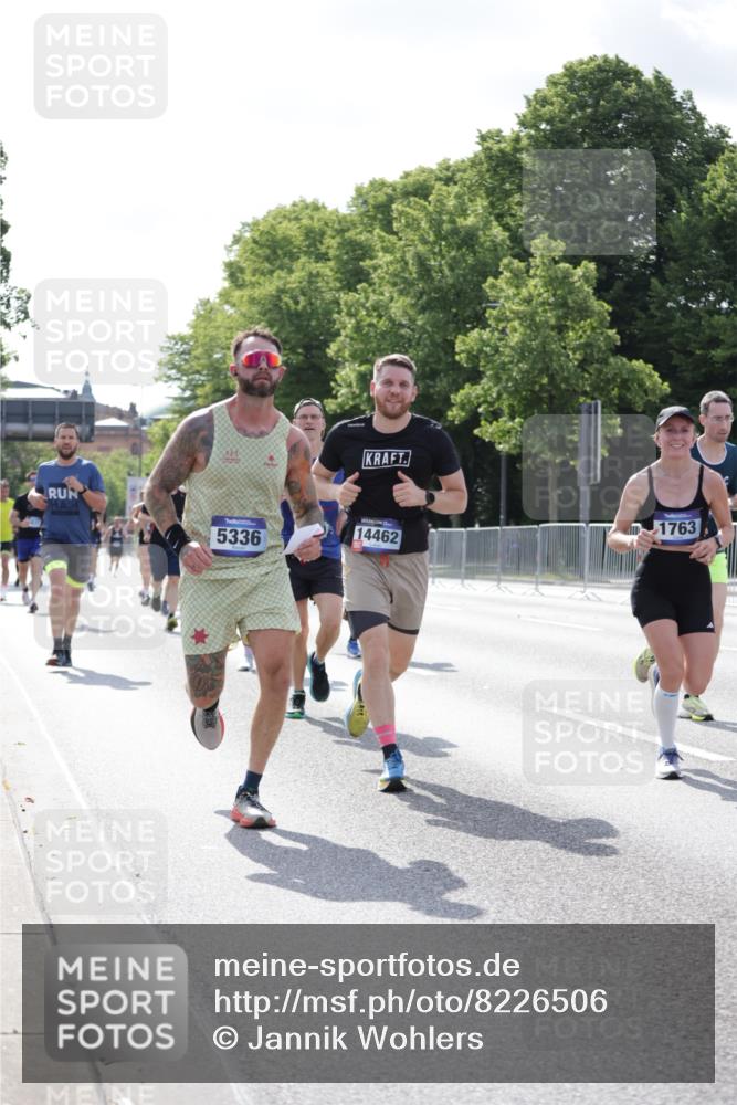 29.06.2025 - hella hamburg halbmarathon Jannik Wohlers http://msf.ph/oto/8226506 29.06.2025 09:51:40 Lombardsbrücke 1057, 1312, 1353, 1569, 1604, 1631, 1763, 3697, 5014, 5047, 5129, 5231, 5336, 5690, 5987, 6373, 6700, 6705, 6711, 6770, 7185, 7710, 8074, 8359, 8564, 9358, 9547, 9659, 10691, 10978, 11821, 12438, xxx, 13269, 14226, 14228, 14462, 15164, 15185, 15206, 15309, 15451, 15846, 15935, 16052, 16503, 16547, 17016, 17403, 17637, 17733, 17911, 18304, 18330, 18399, 18772, 18829, 18878, 19009 meine-sportfotos.de