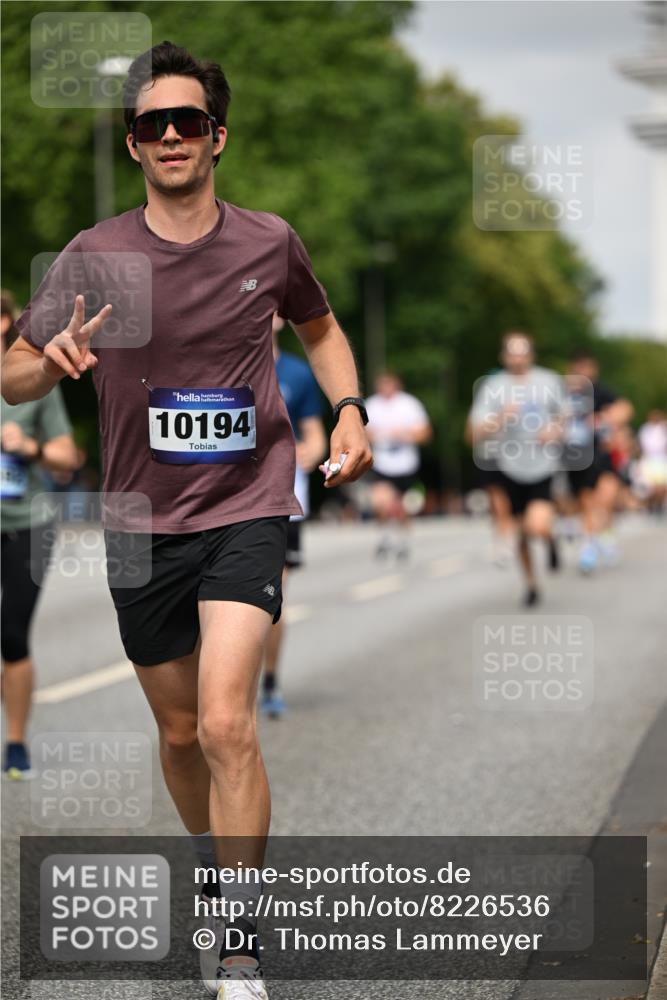 29.06.2025 - hella hamburg halbmarathon Dr. Thomas Lammeyer http://msf.ph/oto/8226536 29.06.2025 10:13:12 Kennedybrücke 1823, 2427, 3762, 4592, 4859, 7081, 9297, 9306, 9951, 9958, 10035, 10092, 10194, 10609 meine-sportfotos.de
