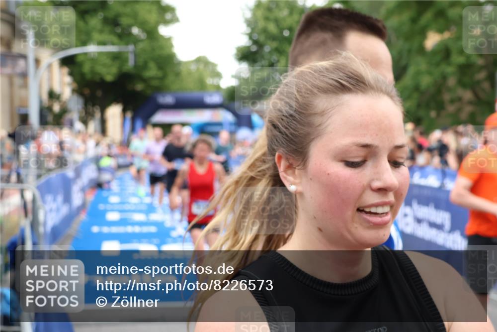 29.06.2025 - hella hamburg halbmarathon Zöllner http://msf.ph/oto/8226573 29.06.2025 10:53:03 Ziel 3258, 3334, 4770, 5907, 7509, 8139, 8587, 9093, 12155, 12367, 12519, 12910, 14791, 15430, 18590, 18720 meine-sportfotos.de