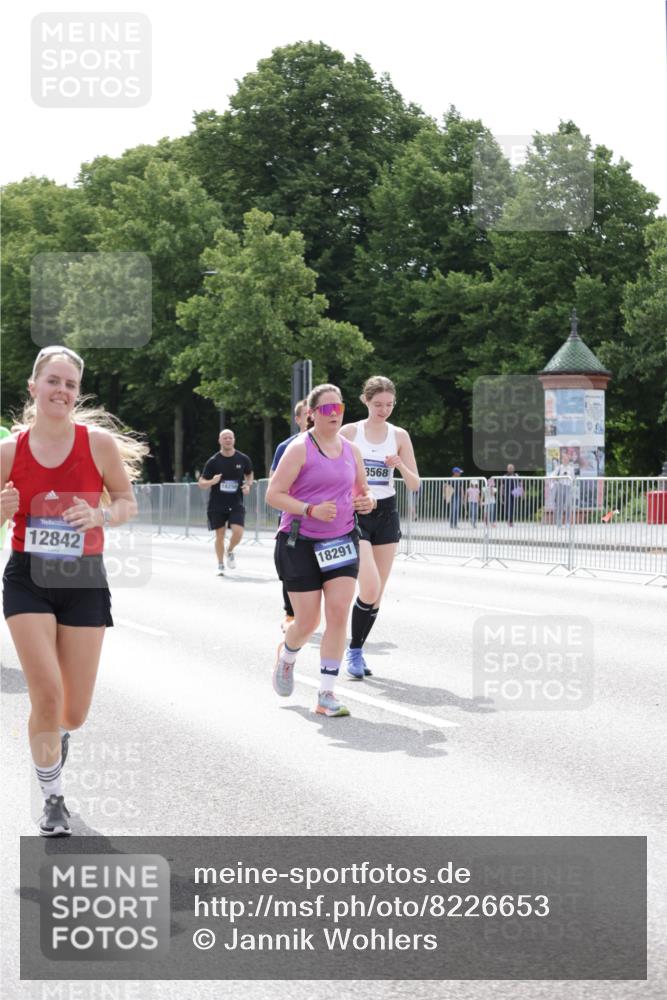 29.06.2025 - hella hamburg halbmarathon Jannik Wohlers http://msf.ph/oto/8226653 29.06.2025 10:27:42 Lombardsbrücke 1148, 5369, 5604, 5847, 6632, 7497, 8215, 9567, 9653, 9654, 11692, 11739, 12780, 12842, 13568, 13678, 14017, 14155, 15123, 15608, 18256 meine-sportfotos.de