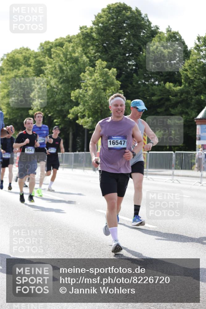 29.06.2025 - hella hamburg halbmarathon Jannik Wohlers http://msf.ph/oto/8226720 29.06.2025 09:51:43 Lombardsbrücke 1057, 1312, 1353, 1569, 1604, 1631, 1763, 3305, 3697, 5014, 5047, 5129, 5231, 5336, 5690, 5987, 6373, 6700, 6705, 6711, 6770, 7185, 7710, 8074, 8564, 9358, 9547, 9659, 10691, 10978, 11821, 12438, xxx, 13269, 14226, 14228, 14462, 15164, 15206, 15270, 15309, 15451, 15846, 16052, 16547, 17016, 17159, 17403, 17637, 17733, 17911, 18304, 18489, 18772, 18829, 18878, 18987, 19009 meine-sportfotos.de