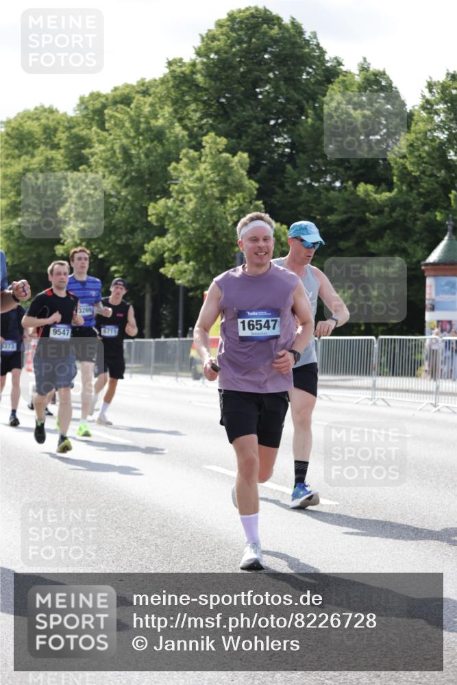 29.06.2025 - hella hamburg halbmarathon Jannik Wohlers http://msf.ph/oto/8226728 29.06.2025 09:51:43 Lombardsbrücke 1057, 1312, 1353, 1569, 1604, 1631, 1763, 3305, 3697, 5014, 5047, 5129, 5231, 5336, 5690, 5987, 6373, 6700, 6705, 6711, 6770, 7185, 7710, 8074, 8564, 9358, 9547, 9659, 10691, 10978, 11821, 12438, xxx, 13269, 14226, 14228, 14462, 15164, 15206, 15270, 15309, 15451, 15846, 16052, 16547, 17016, 17159, 17403, 17637, 17733, 17911, 18304, 18489, 18772, 18829, 18878, 18987, 19009 meine-sportfotos.de