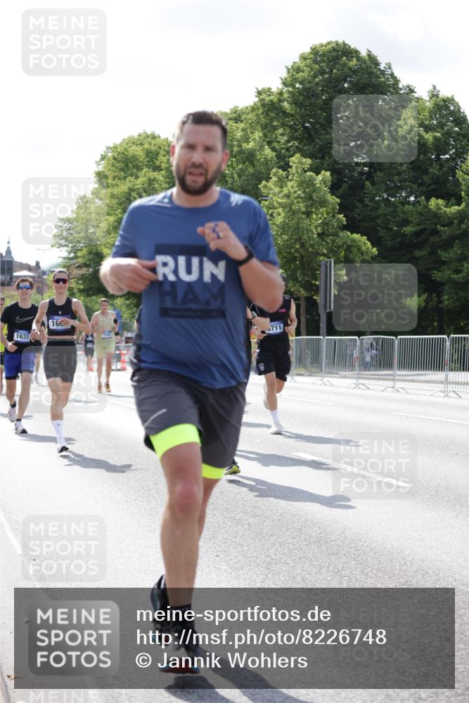 29.06.2025 - hella hamburg halbmarathon Jannik Wohlers http://msf.ph/oto/8226748 29.06.2025 09:51:44 Lombardsbrücke 1057, 1312, 1353, 1569, 1604, 1631, 1763, 3305, 3697, 5047, 5231, 5336, 5690, 5987, 6373, 6700, 6705, 6711, 6770, 7185, 7710, 8564, 9358, 9444, 9547, 9659, 10978, 11821, 12438, xxx, 13269, 13728, 14226, 14228, 14462, 15206, 15270, 15309, 15451, 15846, 16052, 16547, 17016, 17159, 17403, 17637, 17733, 17911, 18304, 18489, 18659, 18772, 18829, 18878, 18987, 19009 meine-sportfotos.de