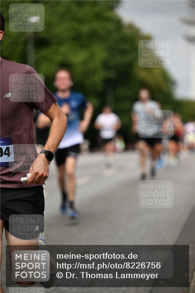 29.06.2025 - hella hamburg halbmarathon Dr. Thomas Lammeyer http://msf.ph/oto/8226756 29.06.2025 10:13:12 Kennedybrücke 1823, 2427, 3762, 4592, 4859, 7081, 9297, 9306, 9951, 9958, 10035, 10092, 10194, 10609 meine-sportfotos.de