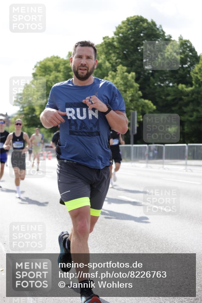 29.06.2025 - hella hamburg halbmarathon Jannik Wohlers http://msf.ph/oto/8226763 29.06.2025 09:51:44 Lombardsbrücke 1057, 1312, 1353, 1569, 1604, 1631, 1763, 3305, 3697, 5047, 5231, 5336, 5690, 5987, 6373, 6700, 6705, 6711, 6770, 7185, 7710, 8564, 9358, 9444, 9547, 9659, 10978, 11821, 12438, xxx, 13269, 13728, 14226, 14228, 14462, 15206, 15270, 15309, 15451, 15846, 16052, 16547, 17016, 17159, 17403, 17637, 17733, 17911, 18304, 18489, 18659, 18772, 18829, 18878, 18987, 19009 meine-sportfotos.de