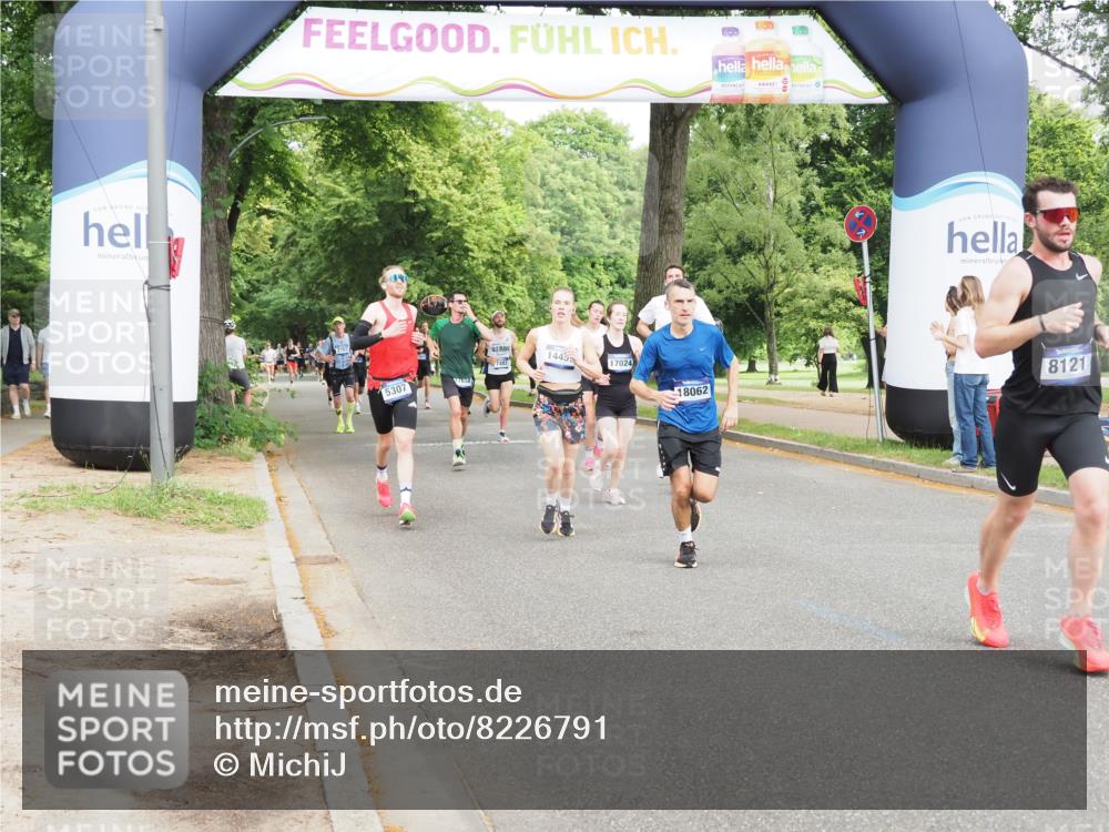 29.06.2025 - hella hamburg halbmarathon MichiJ http://msf.ph/oto/8226791 29.06.2025 10:25:42 Zwischen KM18-KM19 2196, 3790, 8084, 14075, 14459, 17024, 17658, 18038, 18062, 18733 meine-sportfotos.de