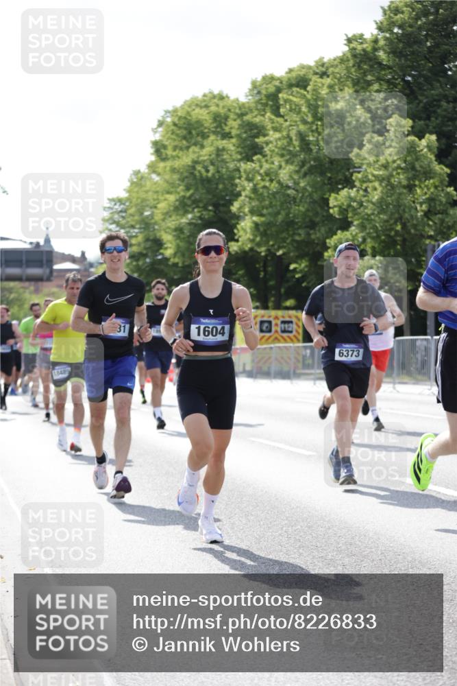 29.06.2025 - hella hamburg halbmarathon Jannik Wohlers http://msf.ph/oto/8226833 29.06.2025 09:51:45 Lombardsbrücke 1057, 1312, 1353, 1569, 1604, 1631, 1763, 3305, 3697, 5047, 5231, 5336, 5690, 5987, 6373, 6705, 6711, 7185, 7710, 8564, 9444, 9547, 9659, 10493, 10978, 11821, 12438, xxx, 13269, 13728, 14226, 14228, 14462, 15206, 15270, 15309, 15451, 16052, 16547, 17016, 17159, 17403, 17637, 17733, 17911, 18304, 18489, 18659, 18772, 18829, 18878, 18987, 19009 meine-sportfotos.de