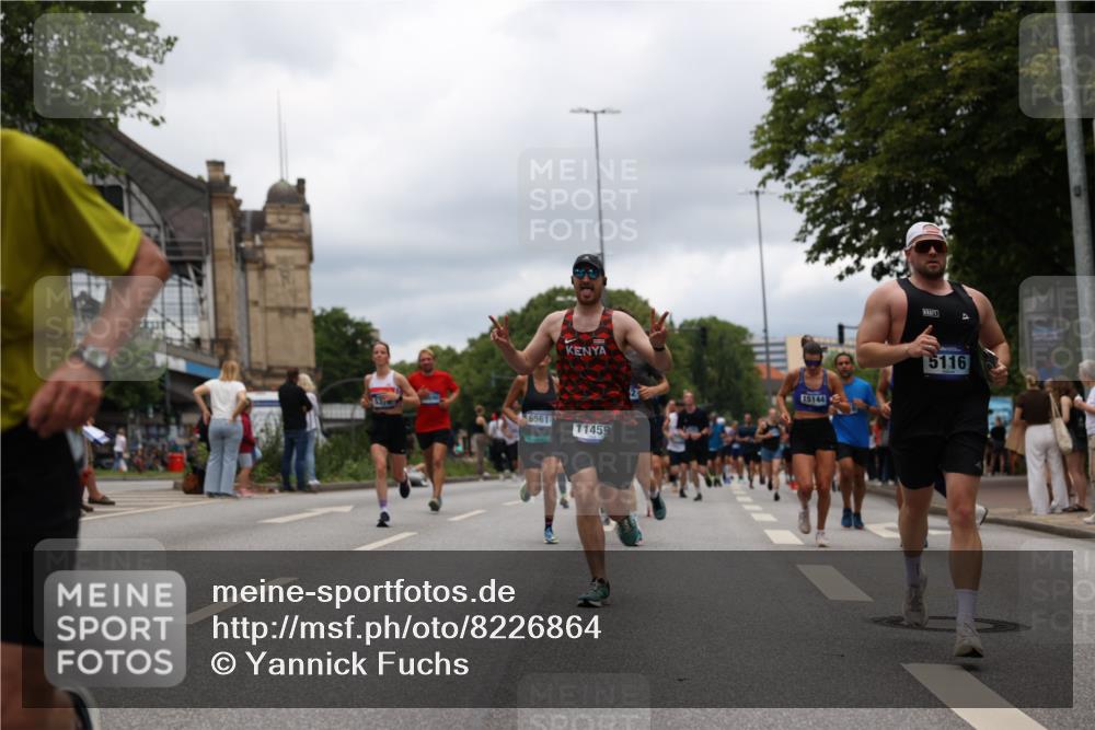 29.06.2025 - hella hamburg halbmarathon Yannick Fuchs http://msf.ph/oto/8226864 29.06.2025 10:46:33 20KM 1098, 1257, 1657, 2111, 2444, 2814, 3258, 3715, 3952, 4121, 4557, 4558, 4837, 5116, 5169, 5194, 5378, 5399, 6164, 6561, 6562, 7130, 7178, 7312, 7475, 7896, 8139, 8172, 8316, 8720, 8977, 9145, 9876, 10529, 10811, 11459, 12135, 12519, 13211, 13301, 13327, 14198, 14286, 14791, 15001, 15144, 15275, 15427, 15446, 15506, 15690, 16320, 16929, 17130, 17198, 17773, 18331 meine-sportfotos.de