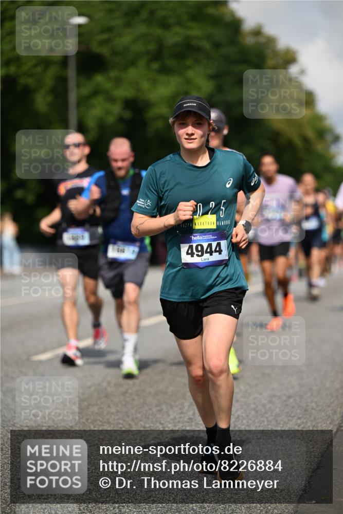 29.06.2025 - hella hamburg halbmarathon Dr. Thomas Lammeyer http://msf.ph/oto/8226884 29.06.2025 09:50:03 Kennedybrücke 1053, 1344, 1577, 1889, 2243, 4477, 4944, 5048, 5152, 5660, 7466, 7534, 7628, 7901, 8312, 8323, 10477, 10865, 10927, 11230, 11304 meine-sportfotos.de
