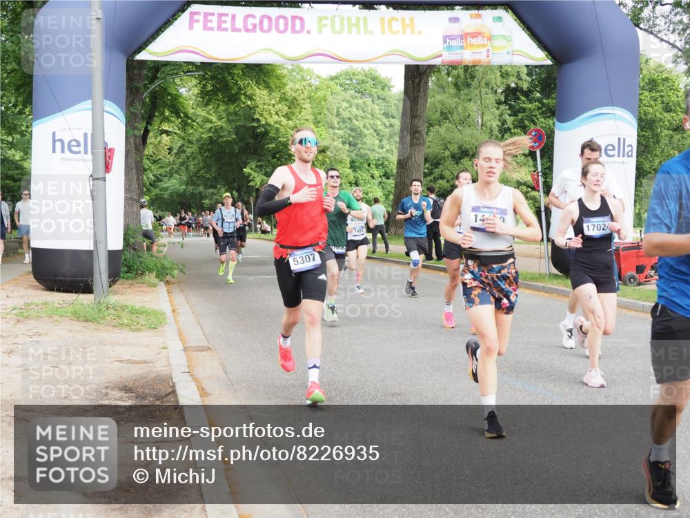 29.06.2025 - hella hamburg halbmarathon MichiJ http://msf.ph/oto/8226935 29.06.2025 10:25:44 Zwischen KM18-KM19 2196, 3790, 5092, 5307, 14459, 17024, 17658, 18038, 18062, 18733 meine-sportfotos.de