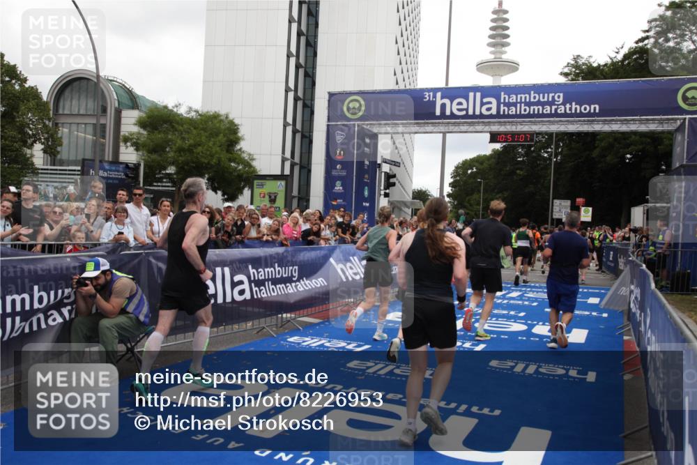29.06.2025 - hella hamburg halbmarathon Michael Strokosch http://msf.ph/oto/8226953 29.06.2025 10:51:06 Ziel 1630, 2207, 4077, 7369, 8117, 8261, 8704, 10215, 10508, 10603, 12778, 13008, 13687, 14125, 15362, 16285, 17221, 17384, 18066, 18350 meine-sportfotos.de