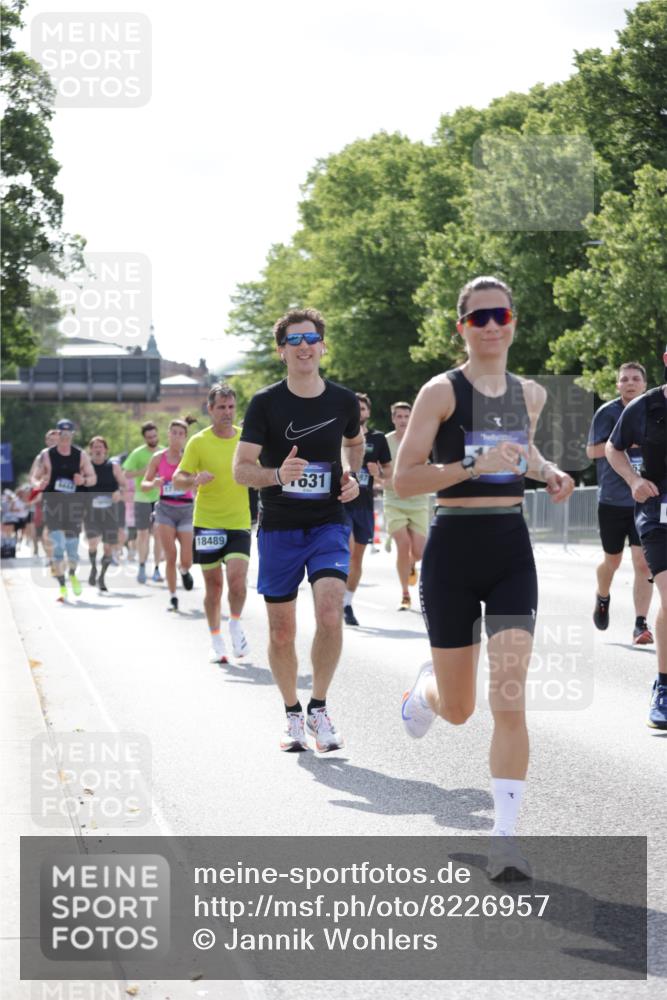 29.06.2025 - hella hamburg halbmarathon Jannik Wohlers http://msf.ph/oto/8226957 29.06.2025 09:51:46 Lombardsbrücke 1057, 1312, 1353, 1604, 1631, 1763, 3305, 3618, 3697, 5047, 5231, 5336, 5690, 5987, 6373, 6705, 6711, 7185, 7710, 8564, 9348, 9444, 9547, 9659, 10493, 10978, 11821, 12438, xxx, 13269, 13728, 14226, 14228, 14462, 15206, 15270, 15309, 15451, 16052, 16547, 17016, 17159, 17403, 17637, 17733, 17911, 18304, 18489, 18659, 18772, 18829, 18878, 18987, 19009 meine-sportfotos.de