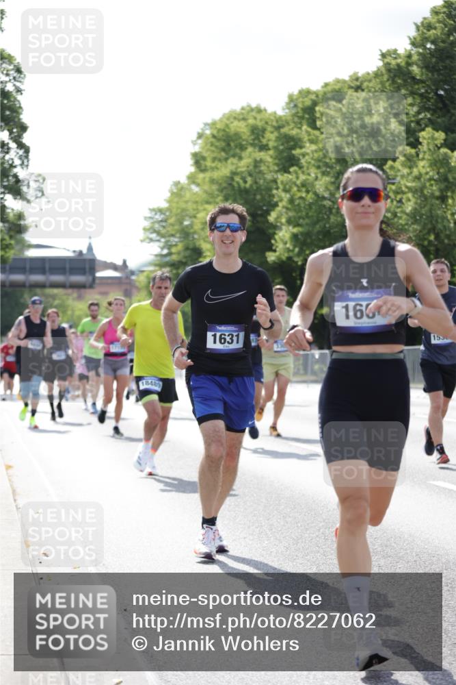 29.06.2025 - hella hamburg halbmarathon Jannik Wohlers http://msf.ph/oto/8227062 29.06.2025 09:51:46 Lombardsbrücke 1057, 1312, 1353, 1604, 1631, 1763, 3305, 3618, 3697, 5047, 5231, 5336, 5690, 5987, 6373, 6705, 6711, 7185, 7710, 8564, 9348, 9444, 9547, 9659, 10493, 10978, 11821, 12438, xxx, 13269, 13728, 14226, 14228, 14462, 15206, 15270, 15309, 15451, 16052, 16547, 17016, 17159, 17403, 17637, 17733, 17911, 18304, 18489, 18659, 18772, 18829, 18878, 18987, 19009 meine-sportfotos.de