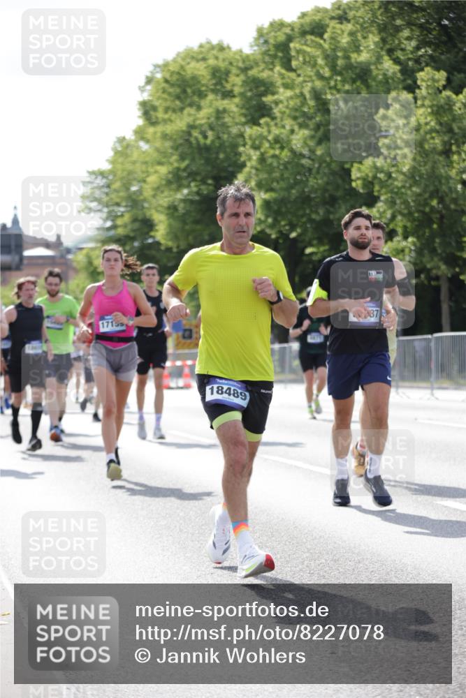 29.06.2025 - hella hamburg halbmarathon Jannik Wohlers http://msf.ph/oto/8227078 29.06.2025 09:51:48 Lombardsbrücke 1057, 1353, 1468, 1604, 1631, 1763, 3305, 3618, 3697, 4871, 5047, 5231, 5336, 5690, 5987, 6373, 6705, 6711, 7185, 7710, 8564, 9348, 9444, 9547, 9659, 10493, 10978, 11062, 11821, 12438, xxx, 13269, 13728, 14462, 15206, 15270, 15309, 15451, 16052, 16547, 16592, 17016, 17159, 17403, 17637, 17733, 17911, 18304, 18489, 18659, 18772, 18829, 18878, 18987, 19009 meine-sportfotos.de