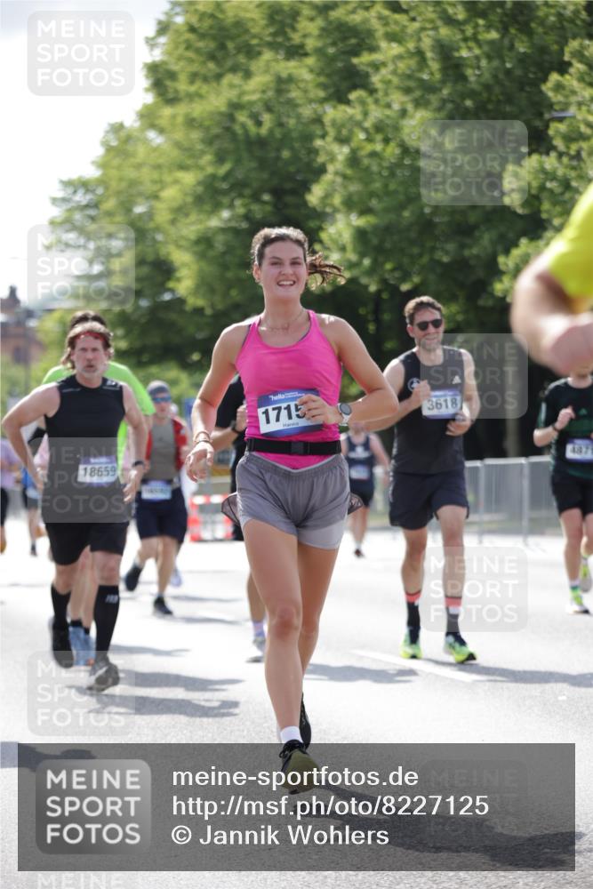 29.06.2025 - hella hamburg halbmarathon Jannik Wohlers http://msf.ph/oto/8227125 29.06.2025 09:51:49 Lombardsbrücke 1057, 1468, 1604, 1631, 1763, 3305, 3618, 3697, 3852, 4871, 4915, 5047, 5231, 5336, 5690, 6373, 6705, 6711, 7710, 8564, 9348, 9444, 9547, 9659, 10493, 10978, 11062, 11679, 11821, 12438, 12772, xxx, 13269, 13728, 14462, 15270, 15309, 15451, 16052, 16547, 16591, 16592, 17159, 17403, 17637, 18304, 18489, 18560, 18659, 18772, 18829, 18878, 18987, 19009 meine-sportfotos.de