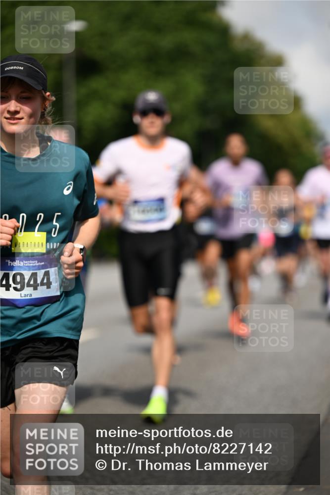 29.06.2025 - hella hamburg halbmarathon Dr. Thomas Lammeyer http://msf.ph/oto/8227142 29.06.2025 09:50:04 Kennedybrücke 1053, 1344, 1577, 1889, 2243, 4477, 4944, 5048, 5152, 5660, 7466, 7534, 7628, 8312, 8323, 10477, 10865, 10927, 11230, 11304 meine-sportfotos.de