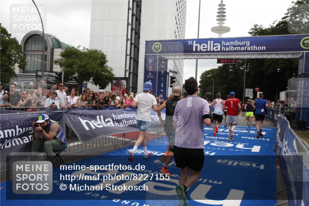 29.06.2025 - hella hamburg halbmarathon Michael Strokosch http://msf.ph/oto/8227155 29.06.2025 10:51:11 Ziel 1366, 1630, 4077, 4816, 4967, 6027, 8117, 8261, 8508, 8704, 10508, 10603, 11733, 13008, 13073, 17384, 17823, 18066 meine-sportfotos.de