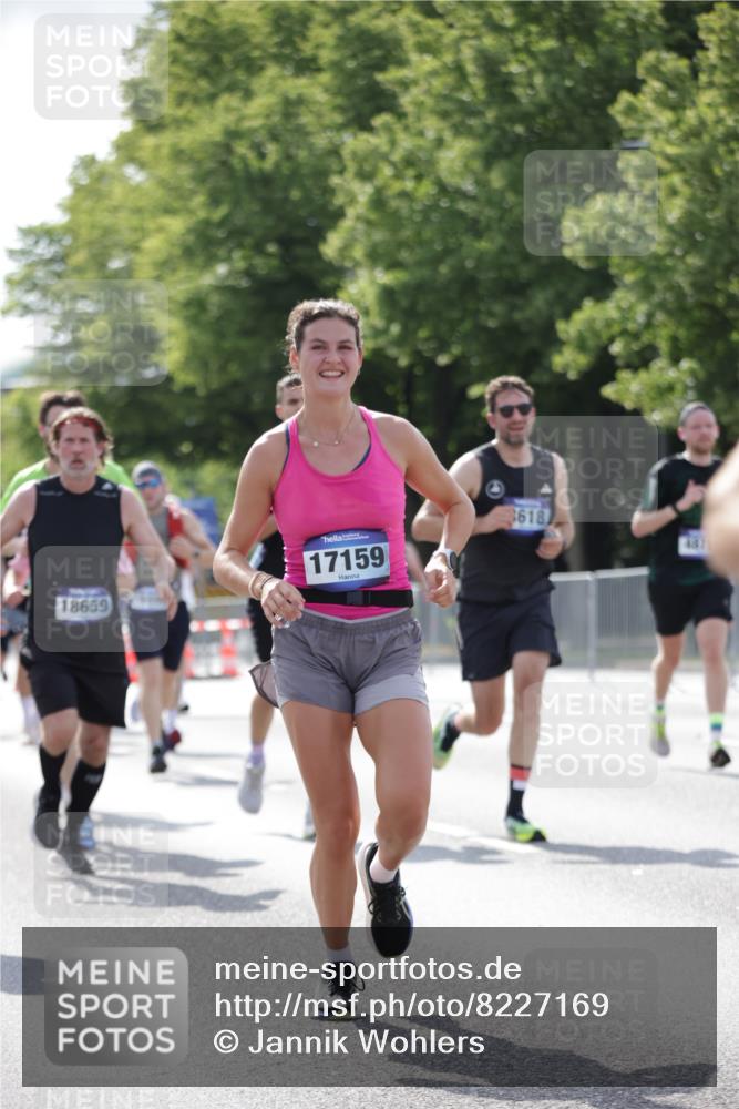 29.06.2025 - hella hamburg halbmarathon Jannik Wohlers http://msf.ph/oto/8227169 29.06.2025 09:51:49 Lombardsbrücke 1057, 1468, 1604, 1631, 1763, 3305, 3618, 3697, 3852, 4871, 4915, 5047, 5231, 5336, 5690, 6373, 6705, 6711, 7710, 8564, 9348, 9444, 9547, 9659, 10493, 10978, 11062, 11679, 11821, 12438, 12772, xxx, 13269, 13728, 14462, 15270, 15309, 15451, 16052, 16547, 16591, 16592, 17159, 17403, 17637, 18304, 18489, 18560, 18659, 18772, 18829, 18878, 18987, 19009 meine-sportfotos.de
