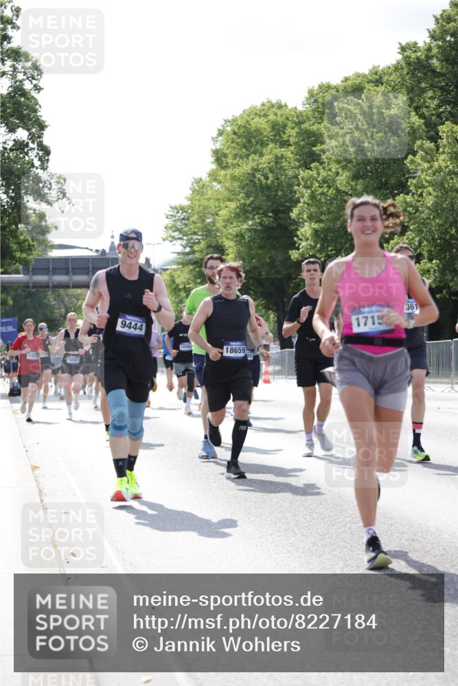 29.06.2025 - hella hamburg halbmarathon Jannik Wohlers http://msf.ph/oto/8227184 29.06.2025 09:51:50 Lombardsbrücke 1057, 1139, 1468, 1604, 1631, 1763, 3305, 3618, 3852, 4871, 4915, 5231, 5336, 5690, 6373, 6711, 7710, 8564, 9348, 9444, 9547, 9659, 10493, 10978, 11062, 11495, 11679, 11821, 12438, 12772, xxx, 13269, 13728, 14462, 15233, 15270, 15309, 15451, 16052, 16547, 16591, 16592, 17159, 17637, 18304, 18489, 18560, 18659, 18829, 18878, 18987, 19009 meine-sportfotos.de