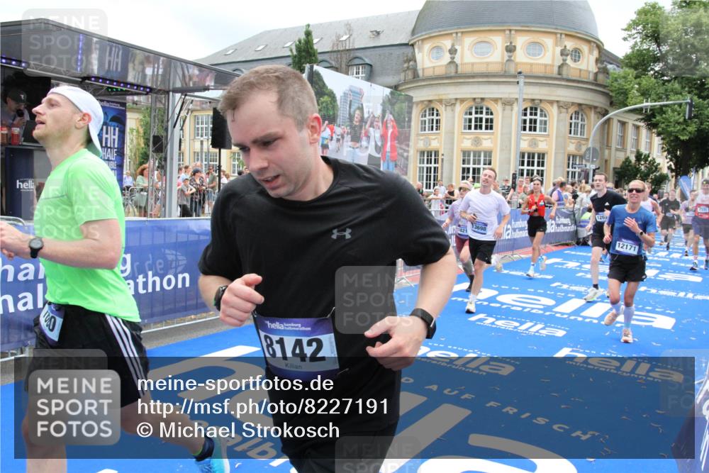 29.06.2025 - hella hamburg halbmarathon Michael Strokosch http://msf.ph/oto/8227191 29.06.2025 10:46:27 Ziel 1600, 2222, 2842, 4237, 6421, 6691, 6978, 7335, 8142, 8981, 9786, 11185, 11773, 12171, 12651, 12891, 13698, 14045, 14200, 14228, 14262, 14482, 15157, 16127, 18118, 18211, 18637, 19209 meine-sportfotos.de