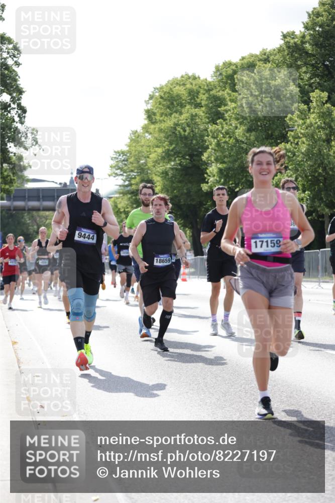 29.06.2025 - hella hamburg halbmarathon Jannik Wohlers http://msf.ph/oto/8227197 29.06.2025 09:51:50 Lombardsbrücke 1057, 1139, 1468, 1604, 1631, 1763, 3305, 3618, 3852, 4871, 4915, 5231, 5336, 5690, 6373, 6711, 7710, 8564, 9348, 9444, 9547, 9659, 10493, 10978, 11062, 11495, 11679, 11821, 12438, 12772, xxx, 13269, 13728, 14462, 15233, 15270, 15309, 15451, 16052, 16547, 16591, 16592, 17159, 17637, 18304, 18489, 18560, 18659, 18829, 18878, 18987, 19009 meine-sportfotos.de