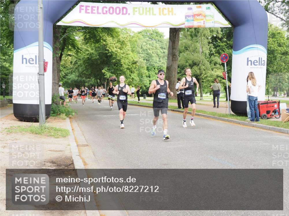 29.06.2025 - hella hamburg halbmarathon MichiJ http://msf.ph/oto/8227212 29.06.2025 10:25:49 Zwischen KM18-KM19 2767, 3790, 5003, 5092, 5307, 7482, 9178, 14459, 17024, 17658, 18384 meine-sportfotos.de