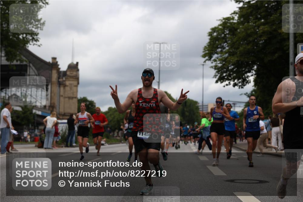 29.06.2025 - hella hamburg halbmarathon Yannick Fuchs http://msf.ph/oto/8227219 29.06.2025 10:46:34 20KM 1098, 1257, 1657, 2111, 2444, 2814, 3258, 3715, 3952, 4121, 4557, 4558, 4837, 5116, 5169, 5194, 5378, 5399, 6164, 6561, 6562, 7130, 7178, 7312, 7475, 7896, 8139, 8172, 8316, 8720, 8977, 9145, 10529, 10811, 11459, 12135, 12519, 13211, 13301, 13327, 14198, 14286, 14791, 15001, 15144, 15275, 15427, 15446, 15506, 15690, 16320, 16929, 17130, 17198, 17773, 18331 meine-sportfotos.de