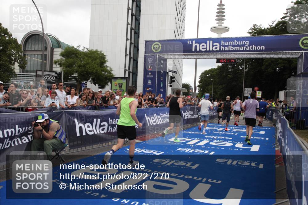 29.06.2025 - hella hamburg halbmarathon Michael Strokosch http://msf.ph/oto/8227270 29.06.2025 10:51:13 Ziel 1366, 4077, 4404, 4816, 4967, 5600, 6027, 8261, 8508, 8704, 10508, 10603, 10868, 11733, 13073, 15480, 17384, 17530, 17823 meine-sportfotos.de
