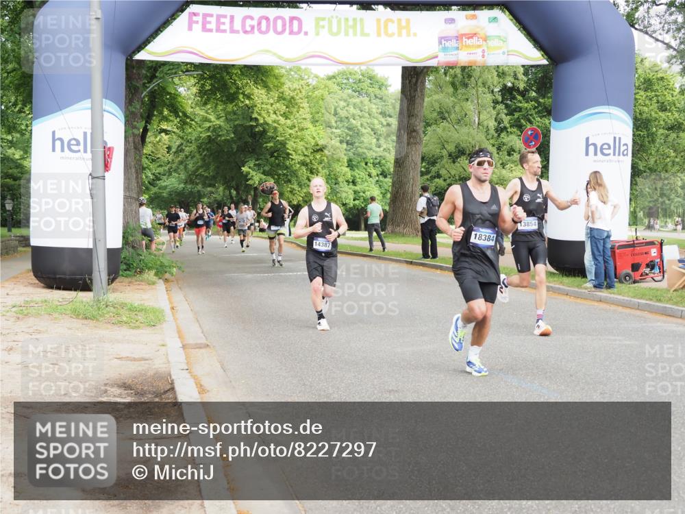 29.06.2025 - hella hamburg halbmarathon MichiJ http://msf.ph/oto/8227297 29.06.2025 10:25:49 Zwischen KM18-KM19 2767, 3790, 5003, 5092, 5307, 7482, 9178, 14459, 17024, 17658, 18384 meine-sportfotos.de