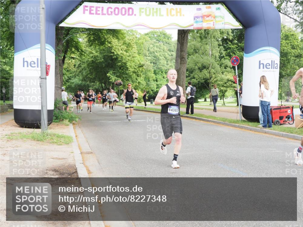 29.06.2025 - hella hamburg halbmarathon MichiJ http://msf.ph/oto/8227348 29.06.2025 10:25:50 Zwischen KM18-KM19 2767, 3790, 5003, 5092, 5307, 7482, 9178, 13854, 14387, 17024, 17658, 18384 meine-sportfotos.de