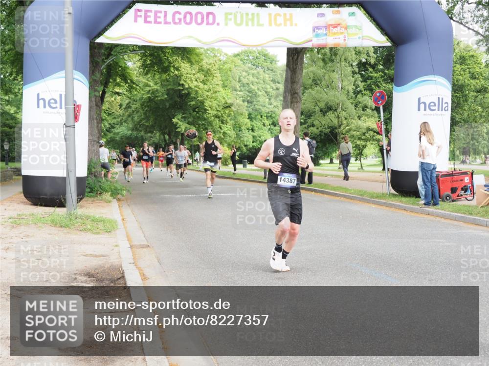 29.06.2025 - hella hamburg halbmarathon MichiJ http://msf.ph/oto/8227357 29.06.2025 10:25:51 Zwischen KM18-KM19 2767, 5003, 5092, 5307, 7482, 9178, 13854, 14387, 18384 meine-sportfotos.de