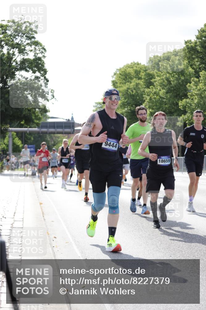 29.06.2025 - hella hamburg halbmarathon Jannik Wohlers http://msf.ph/oto/8227379 29.06.2025 09:51:51 Lombardsbrücke 1057, 1139, 1468, 1604, 1631, 1763, 3305, 3618, 3852, 4565, 4871, 4915, 5231, 5336, 5690, 6373, 6711, 7710, 8564, 9348, 9444, 9547, 9659, 10493, 10741, 11062, 11495, 11679, 11821, 12438, 12772, xxx, 13269, 13728, 14449, 14462, 15233, 15270, 15309, 16547, 16591, 16592, 17159, 17637, 17926, 18489, 18560, 18659, 18829, 18878, 18987, 19009 meine-sportfotos.de