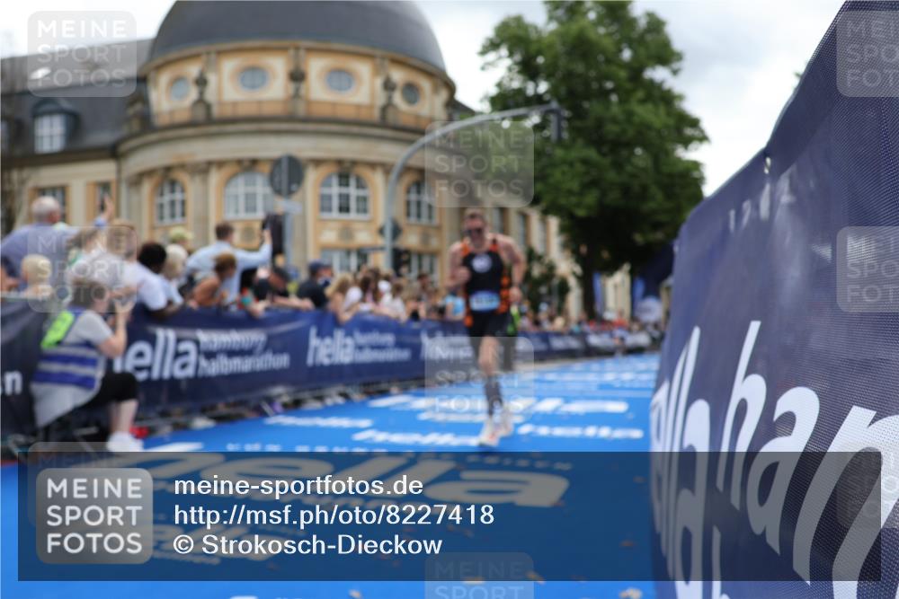 29.06.2025 - hella hamburg halbmarathon Strokosch-Dieckow http://msf.ph/oto/8227418 29.06.2025 10:31:44 Ziel 3935, 5187, 11929, 13606, 13617, 15835, 18102 meine-sportfotos.de