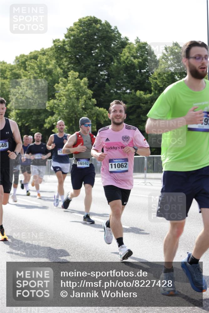 29.06.2025 - hella hamburg halbmarathon Jannik Wohlers http://msf.ph/oto/8227428 29.06.2025 09:51:53 Lombardsbrücke 1057, 1139, 1468, 1604, 1631, 1763, 3305, 3618, 3852, 4565, 4871, 4915, 5336, 5690, 6373, 6550, 6711, 7710, 8564, 8852, 9348, 9444, 9547, 9659, 10493, 10741, 11062, 11495, 11679, 11821, 12046, 12772, 13269, 13728, 14449, 14462, 14813, 15233, 15270, 15309, 16547, 16591, 16592, 17159, 17637, 17926, 18489, 18560, 18659, 18829, 18987, 19009 meine-sportfotos.de