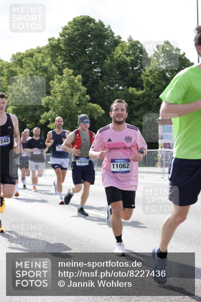 29.06.2025 - hella hamburg halbmarathon Jannik Wohlers http://msf.ph/oto/8227436 29.06.2025 09:51:53 Lombardsbrücke 1057, 1139, 1468, 1604, 1631, 1763, 3305, 3618, 3852, 4565, 4871, 4915, 5336, 5690, 6373, 6550, 6711, 7710, 8564, 8852, 9348, 9444, 9547, 9659, 10493, 10741, 11062, 11495, 11679, 11821, 12046, 12772, 13269, 13728, 14449, 14462, 14813, 15233, 15270, 15309, 16547, 16591, 16592, 17159, 17637, 17926, 18489, 18560, 18659, 18829, 18987, 19009 meine-sportfotos.de
