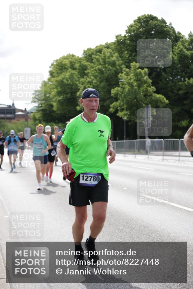 29.06.2025 - hella hamburg halbmarathon Jannik Wohlers http://msf.ph/oto/8227448 29.06.2025 10:27:49 Lombardsbrücke 3445, 5369, 5604, 6632, 7667, 8215, 8327, 9653, 9654, 12780, 12842, 13045, 13296, 13568, 13678, 14017, 14155, 15123, 15608, 18256 meine-sportfotos.de