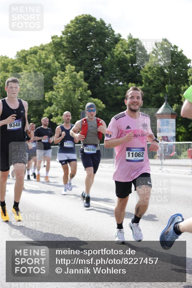 29.06.2025 - hella hamburg halbmarathon Jannik Wohlers http://msf.ph/oto/8227457 29.06.2025 09:51:53 Lombardsbrücke 1057, 1139, 1468, 1604, 1631, 1763, 3305, 3618, 3852, 4565, 4871, 4915, 5336, 5690, 6373, 6550, 6711, 7710, 8564, 8852, 9348, 9444, 9547, 9659, 10493, 10741, 11062, 11495, 11679, 11821, 12046, 12772, 13269, 13728, 14449, 14462, 14813, 15233, 15270, 15309, 16547, 16591, 16592, 17159, 17637, 17926, 18489, 18560, 18659, 18829, 18987, 19009 meine-sportfotos.de