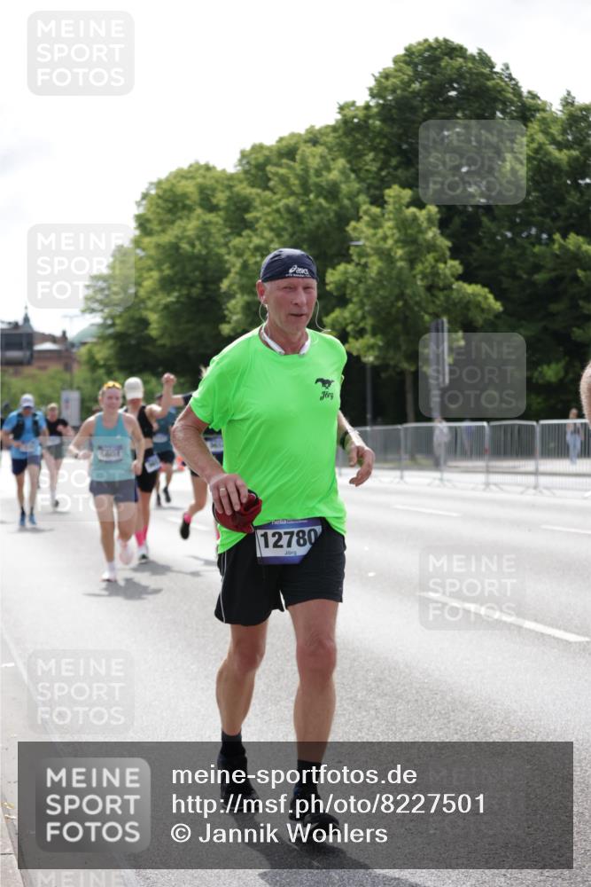 29.06.2025 - hella hamburg halbmarathon Jannik Wohlers http://msf.ph/oto/8227501 29.06.2025 10:27:49 Lombardsbrücke 3445, 5369, 5604, 6632, 7667, 8215, 8327, 9653, 9654, 12780, 12842, 13045, 13296, 13568, 13678, 14017, 14155, 15123, 15608, 18256 meine-sportfotos.de