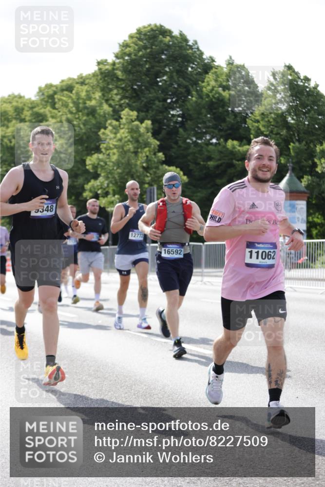 29.06.2025 - hella hamburg halbmarathon Jannik Wohlers http://msf.ph/oto/8227509 29.06.2025 09:51:53 Lombardsbrücke 1057, 1139, 1468, 1604, 1631, 1763, 3305, 3618, 3852, 4565, 4871, 4915, 5336, 5690, 6373, 6550, 6711, 7710, 8564, 8852, 9348, 9444, 9547, 9659, 10493, 10741, 11062, 11495, 11679, 11821, 12046, 12772, 13269, 13728, 14449, 14462, 14813, 15233, 15270, 15309, 16547, 16591, 16592, 17159, 17637, 17926, 18489, 18560, 18659, 18829, 18987, 19009 meine-sportfotos.de