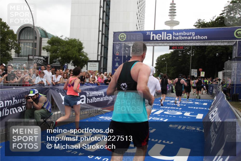 29.06.2025 - hella hamburg halbmarathon Michael Strokosch http://msf.ph/oto/8227513 29.06.2025 10:51:19 Ziel 1461, 1817, 2636, 2718, 4404, 4814, 5600, 6027, 6657, 8316, 8930, 9476, 10480, 10667, 10868, 11512, 11625, 11733, 12016, 13073, 15480, 17530, 18019 meine-sportfotos.de