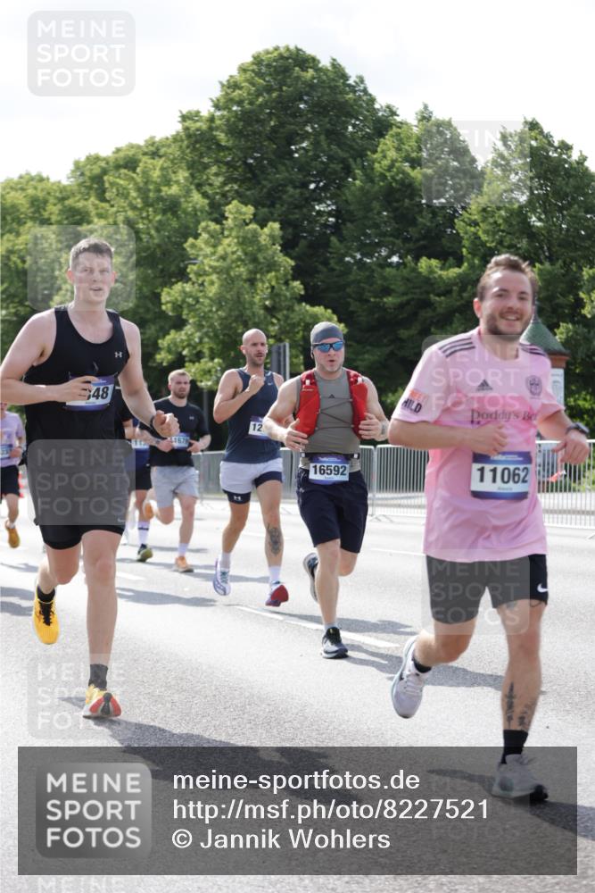29.06.2025 - hella hamburg halbmarathon Jannik Wohlers http://msf.ph/oto/8227521 29.06.2025 09:51:54 Lombardsbrücke 1057, 1139, 1468, 1604, 1631, 1763, 3305, 3618, 3852, 4565, 4871, 4915, 5011, 5336, 5690, 6373, 6550, 6711, 7710, 8564, 8852, 9348, 9444, 9547, 9659, 10493, 10741, 11062, 11495, 11679, 11821, 12046, 12772, 13269, 13728, 14449, 14462, 14813, 15233, 15270, 15309, 16547, 16591, 16592, 17159, 17281, 17637, 17926, 18489, 18560, 18659, 18829, 18987, 19009 meine-sportfotos.de