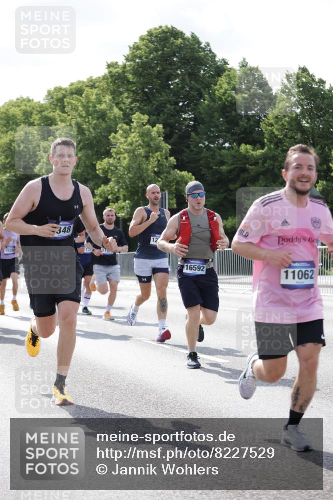 29.06.2025 - hella hamburg halbmarathon Jannik Wohlers http://msf.ph/oto/8227529 29.06.2025 09:51:54 Lombardsbrücke 1057, 1139, 1468, 1604, 1631, 1763, 3305, 3618, 3852, 4565, 4871, 4915, 5011, 5336, 5690, 6373, 6550, 6711, 7710, 8564, 8852, 9348, 9444, 9547, 9659, 10493, 10741, 11062, 11495, 11679, 11821, 12046, 12772, 13269, 13728, 14449, 14462, 14813, 15233, 15270, 15309, 16547, 16591, 16592, 17159, 17281, 17637, 17926, 18489, 18560, 18659, 18829, 18987, 19009 meine-sportfotos.de