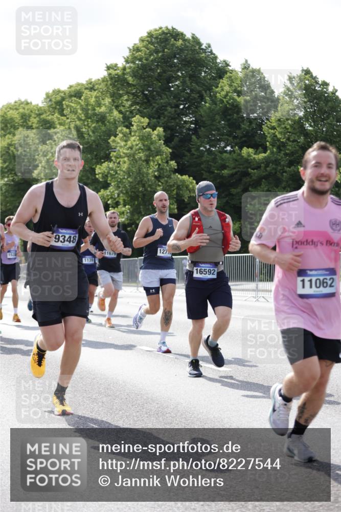 29.06.2025 - hella hamburg halbmarathon Jannik Wohlers http://msf.ph/oto/8227544 29.06.2025 09:51:54 Lombardsbrücke 1057, 1139, 1468, 1604, 1631, 1763, 3305, 3618, 3852, 4565, 4871, 4915, 5011, 5336, 5690, 6373, 6550, 6711, 7710, 8564, 8852, 9348, 9444, 9547, 9659, 10493, 10741, 11062, 11495, 11679, 11821, 12046, 12772, 13269, 13728, 14449, 14462, 14813, 15233, 15270, 15309, 16547, 16591, 16592, 17159, 17281, 17637, 17926, 18489, 18560, 18659, 18829, 18987, 19009 meine-sportfotos.de