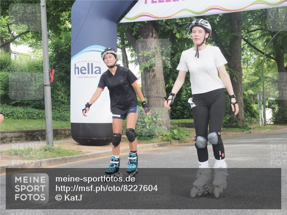 29.06.2025 - hella hamburg halbmarathon KatJ http://msf.ph/oto/8227604 29.06.2025 09:41:07 Zwischen KM18-KM19  meine-sportfotos.de