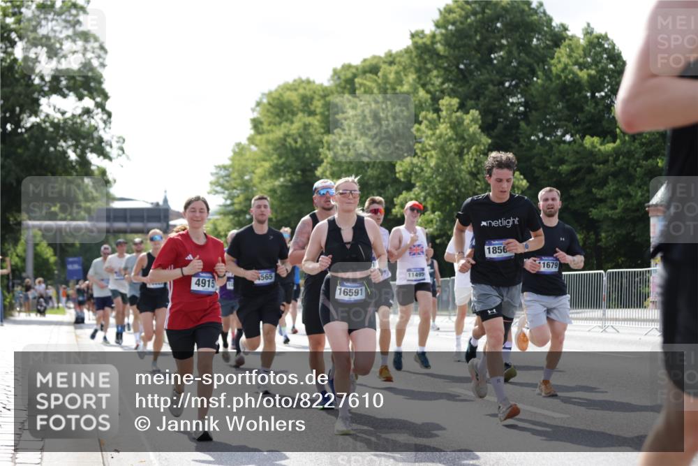 29.06.2025 - hella hamburg halbmarathon Jannik Wohlers http://msf.ph/oto/8227610 29.06.2025 09:51:55 Lombardsbrücke 1057, 1139, 1468, 1604, 1631, 1763, 3305, 3618, 3852, 4565, 4871, 4915, 5011, 5690, 6373, 6550, 6711, 7710, 8852, 9348, 9444, 9547, 10493, 10741, 11062, 11495, 11679, 11821, 12046, 12772, 13269, 13728, 14449, 14813, 15233, 15270, 15309, 16338, 16547, 16591, 16592, 17159, 17281, 17637, 17926, 18489, 18560, 18659, 18829, 18987, 19009 meine-sportfotos.de