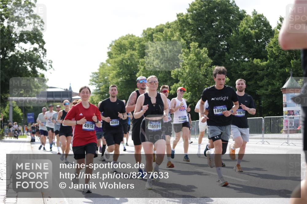 29.06.2025 - hella hamburg halbmarathon Jannik Wohlers http://msf.ph/oto/8227633 29.06.2025 09:51:55 Lombardsbrücke 1057, 1139, 1468, 1604, 1631, 1763, 3305, 3618, 3852, 4565, 4871, 4915, 5011, 5690, 6373, 6550, 6711, 7710, 8852, 9348, 9444, 9547, 10493, 10741, 11062, 11495, 11679, 11821, 12046, 12772, 13269, 13728, 14449, 14813, 15233, 15270, 15309, 16338, 16547, 16591, 16592, 17159, 17281, 17637, 17926, 18489, 18560, 18659, 18829, 18987, 19009 meine-sportfotos.de