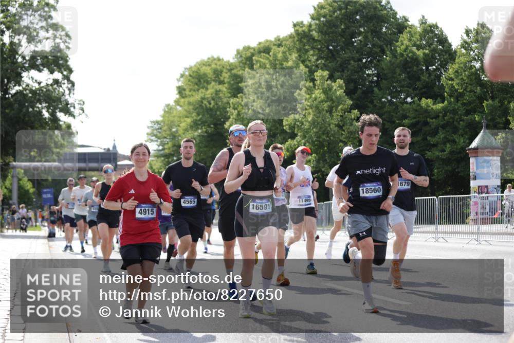 29.06.2025 - hella hamburg halbmarathon Jannik Wohlers http://msf.ph/oto/8227650 29.06.2025 09:51:55 Lombardsbrücke 1057, 1139, 1468, 1604, 1631, 1763, 3305, 3618, 3852, 4565, 4871, 4915, 5011, 5690, 6373, 6550, 6711, 7710, 8852, 9348, 9444, 9547, 10493, 10741, 11062, 11495, 11679, 11821, 12046, 12772, 13269, 13728, 14449, 14813, 15233, 15270, 15309, 16338, 16547, 16591, 16592, 17159, 17281, 17637, 17926, 18489, 18560, 18659, 18829, 18987, 19009 meine-sportfotos.de