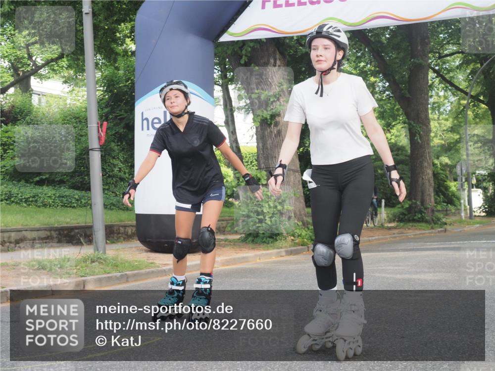 29.06.2025 - hella hamburg halbmarathon KatJ http://msf.ph/oto/8227660 29.06.2025 09:41:07 Zwischen KM18-KM19  meine-sportfotos.de